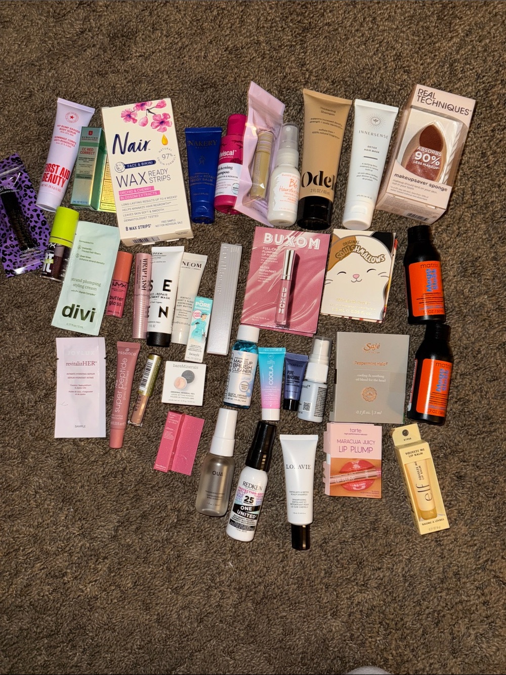 Sample bundle. Everything in picture is included all bnib.